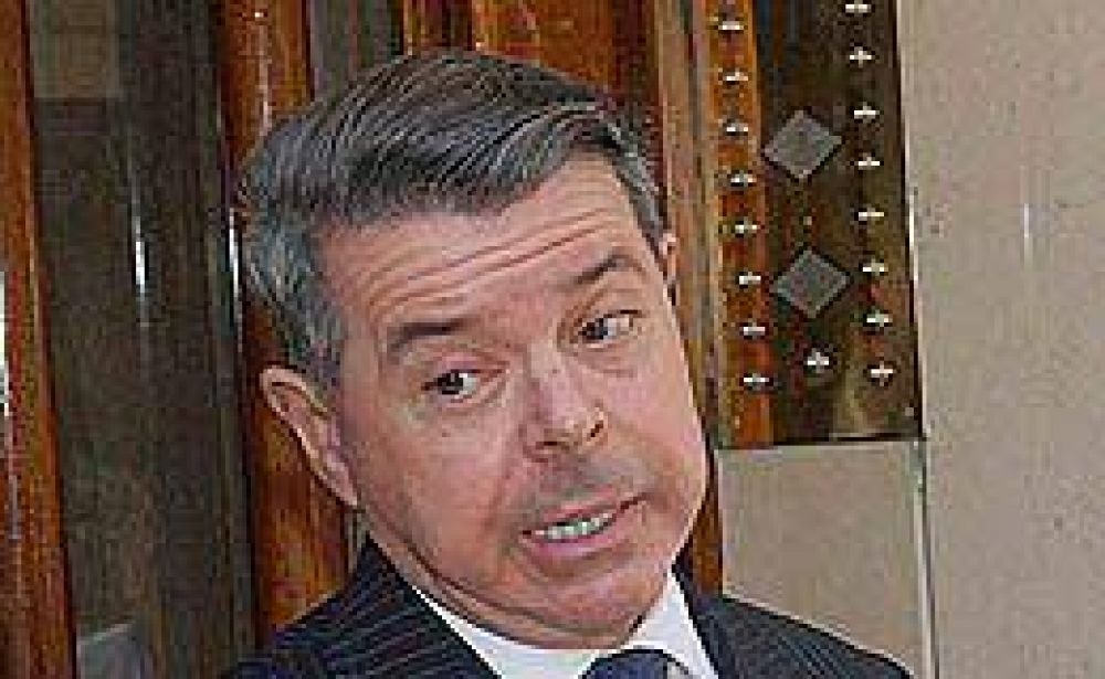 Oyarbide: "Hay muchas personas destacadas involucradas" en las denuncias de Oca�a