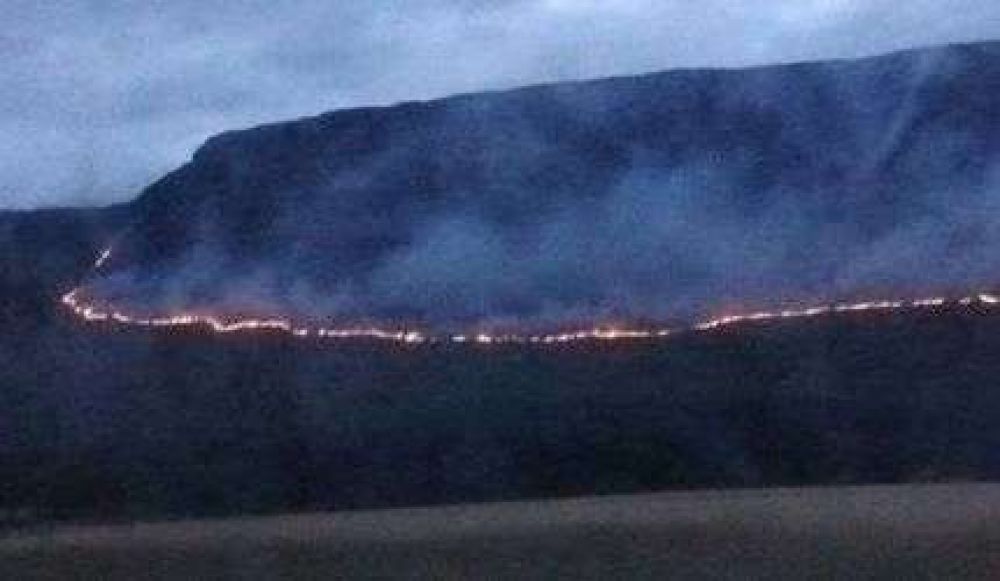 Son de magnitud los incendios en la sierra El Volcn