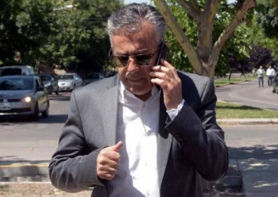 Cornejo abre paritarias 2017 negociando el bono