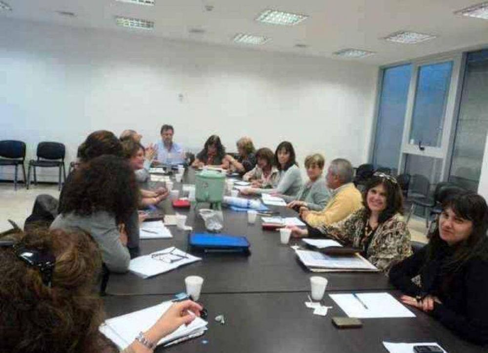 Los consejeros escolares de Cambiemos discrepan con Vidal