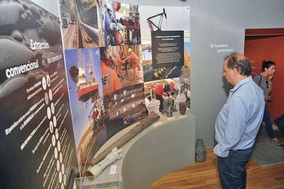 Linares destac� el trabajo que se hizo para volver a poner en funcionamiento el Museo del Petr�leo