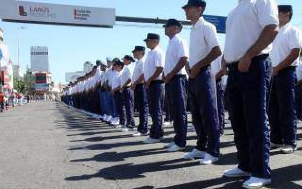 Lan�s suma 500 efectivos a la Polic�a Local