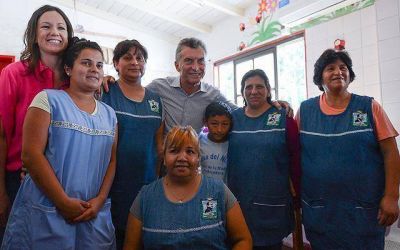 Macri y Stanley visitaron un hogar de ni�os en Guernica