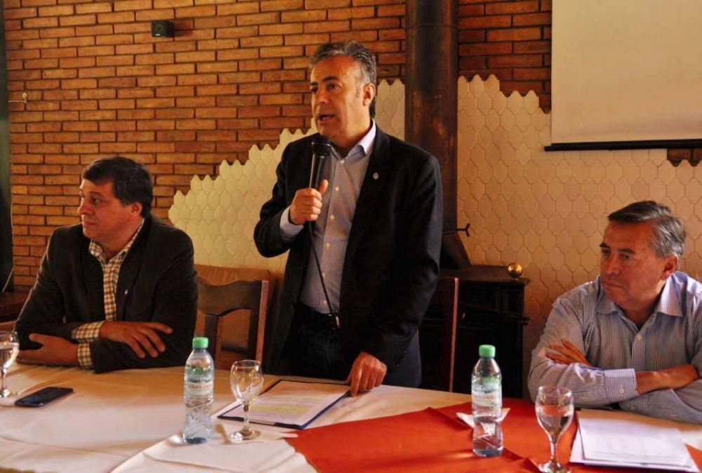 Cornejo buscar� en EEUU fondos para financiar el d�ficit