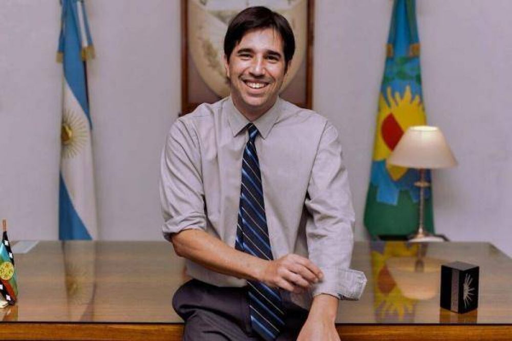 Encapuchados entraron a la municipalidad y se robaron la notebook del intendente