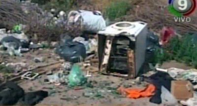 Se quejan por la basura acumulada en Villa Delfina: 