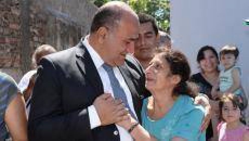 Manzur no define si apoya o rechaza el proyecto opositor de Ganancias