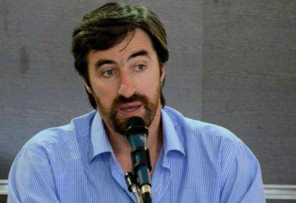Giano inst� a dejar de lado las �ambiciones personales� y a trabajar por �la unidad del peronismo�
