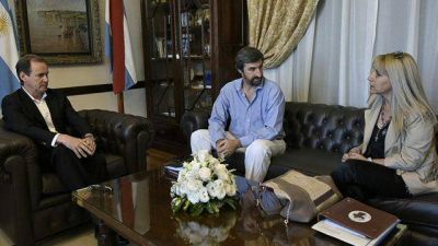Nueva senadora jur� lealtad a Bordet	 