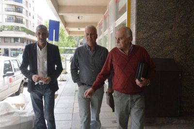 Dictan la conciliaci�n obligatoria en el conflicto de los municipales