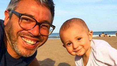 Una prepaga se niega a cubrirles una leche especial para su hijo