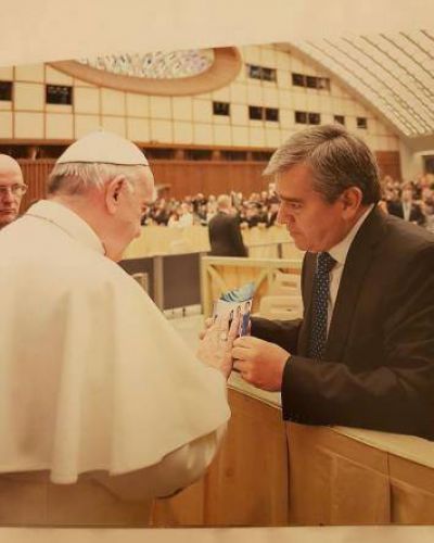 El Vaticano: el intendente Nievas pidió al Papa bendiciones “por su pueblo y por el Chaco”