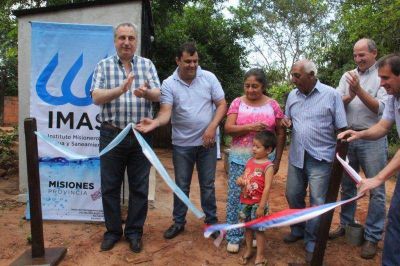 Passalacqua inauguró perforación de agua potable en Santa Ana