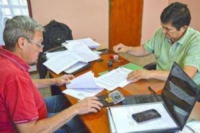 Firman acuerdo por la provisi�n de agua entre Cosqu�n y Santa Mar�a