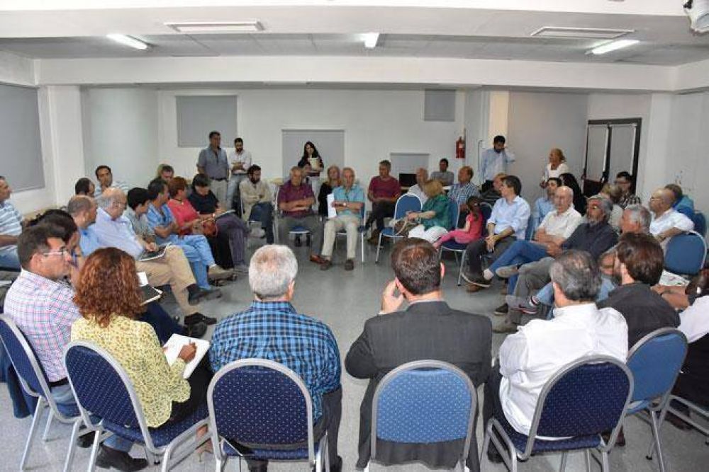 La movilizaci�n para defender los r�os pampeanos es el martes 20