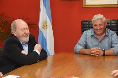 El gobernador inaugur� obras en Loventuel