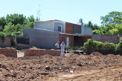 Rossi recorri� diferentes obras que se realizan en Rojas