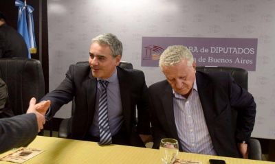 El massismo tampoco cede: la disputa por los cargos sigue trabando el Presupuesto de Vidal