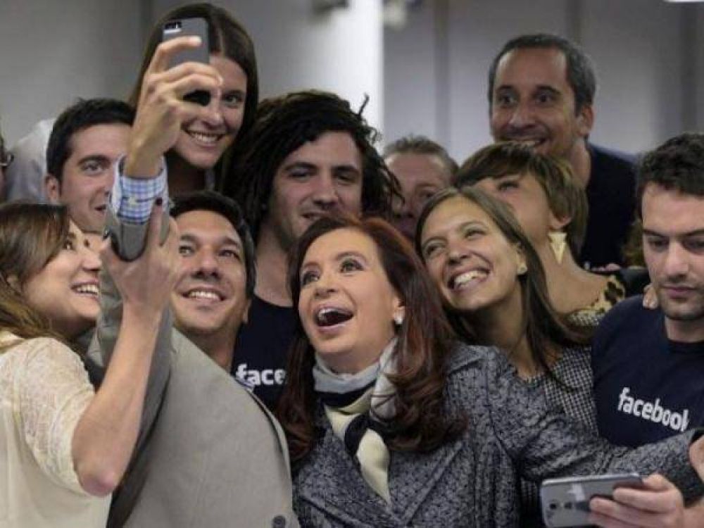 Seg�n la consultora Analog�as, Cristina es la favorita entre los sectores juveniles