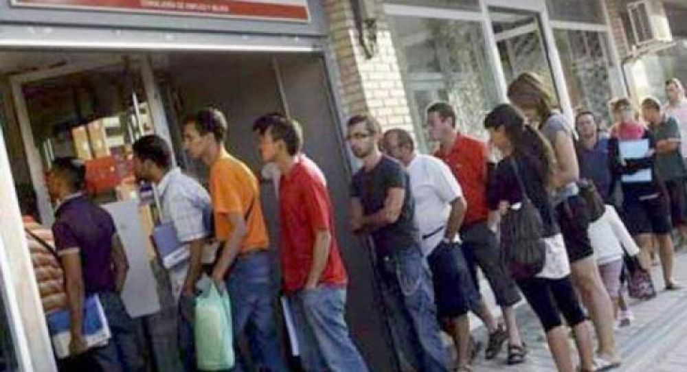 Cay un 39% la demanda laboral en Corrientes