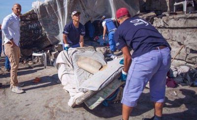Con ayuda de la 9 de Julio, desalojaron de la playa a gente en situaci�n de calle