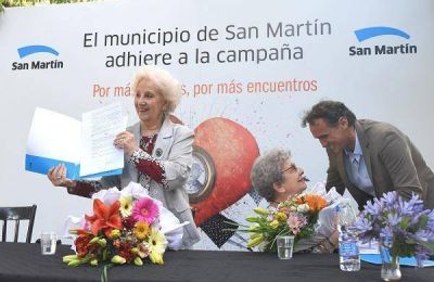 San Mart�n suscribi� un convenio con Abuelas de Plaza de Mayo