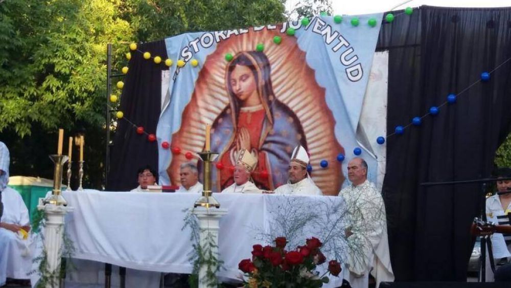 Mons. Maletti llam a compartir la alegra de saberse acompaados por Mara de Guadalupe