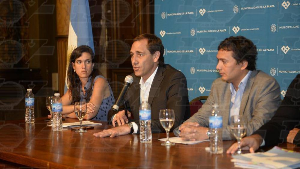 Garro: �Se podr�a llenar dos veces el Estadio �nico con la gente que hoy no goza de los servicios b�sicos�