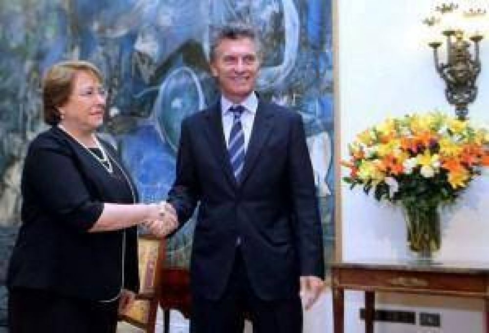 El Presidente recibe a Bachelet en la Residencia de Olivos