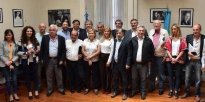 Intendentes y legisladores por el Presupuesto: le piden a Vidal $11.500 millones para distribuir entre los municipios