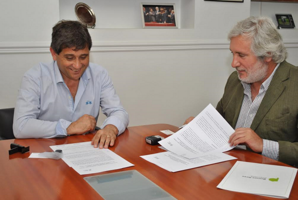 Loberia: Fioramonti firm un convenio con el Secretario Legal y Tcnico de la provincia de Buenos Aires, Julio Conte-Grand