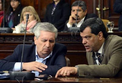 Empresa de troles: Cornejo suma un voto clave