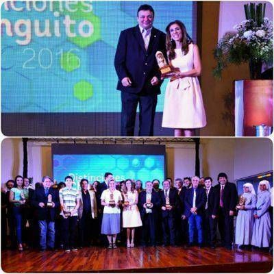 La gobernadora de la provincia Dra. Claudia de Zamora recibi� la distinci�n Changuito CyAC 2016 de la �amistad�