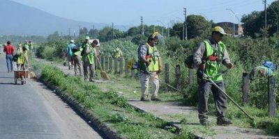 La Provincia realiza trabajos de limpieza en espacios p�blicos de la capital