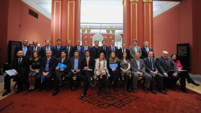 Macri y la mayor�a de los gobernadores no controlan sus legislaturas