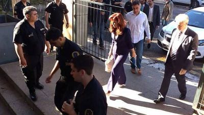 Los K pagaban el gas a Crist�bal y Baez la luz en inmuebles de Cristina