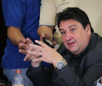Closs critic� la decisi�n del Gobierno de convocar a sesiones extraordinarias