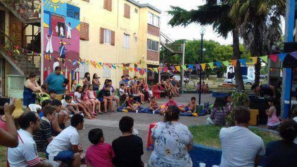 J�venes Solidarios festeja su primer a�o de trabajo en Centenario