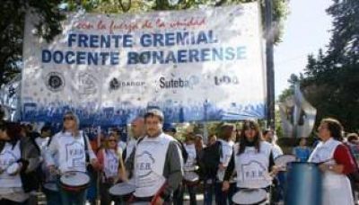Docentes bonaerenses reclamar�n apertura de paritarias en CABA