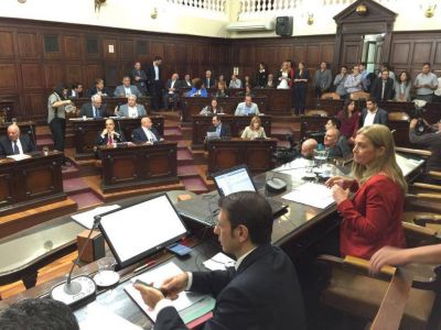 Con o sin consenso: las tres leyes clave que quiere Cornejo para terminar el a�o