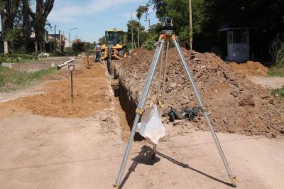 Avanzan las obras de cloacas en Barrio Florida