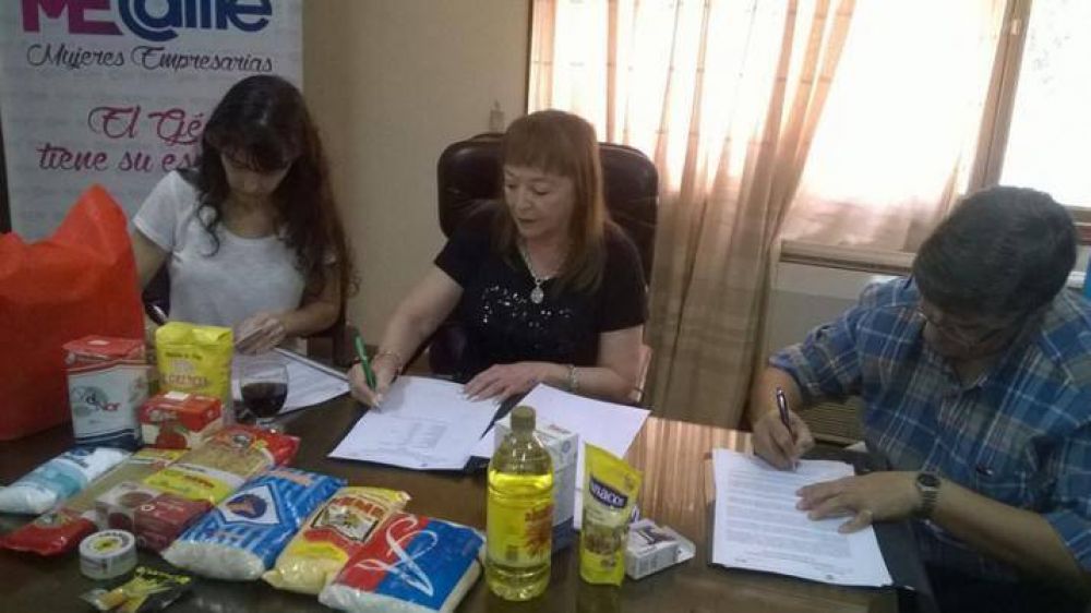 El Gobierno lanza una �canasta social� de 16 productos a 200 pesos
