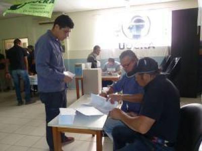 UOCRA vot� y N�stor Chavarr�a gan�