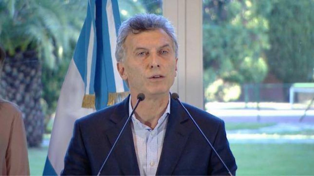 Macri fue al quir�fano para una microcirug�a l�ser por una disfon�a