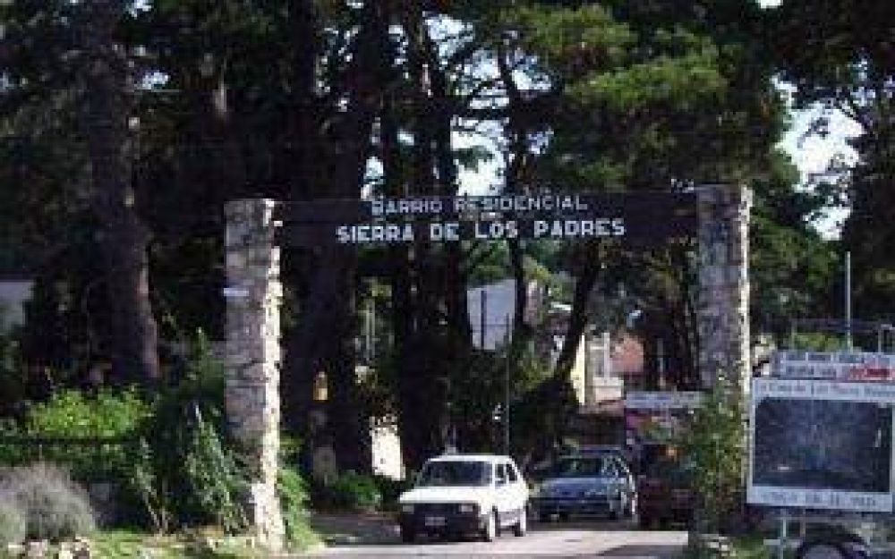 Vecinos de Sierra de los Padres analizan la autonom�a municipal