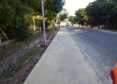 Realizan las banquinas en ruta provincial N� 20
