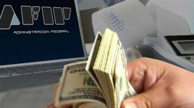 La oposici�n emiti� un dictamen de rechazo al decreto que permite el ingreso de familiares de funcionarios al blanqueo