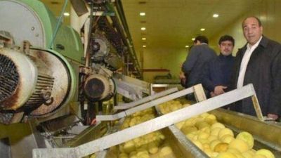 Manzur valor� la gesti�n por el lim�n junto a productores y empresarios