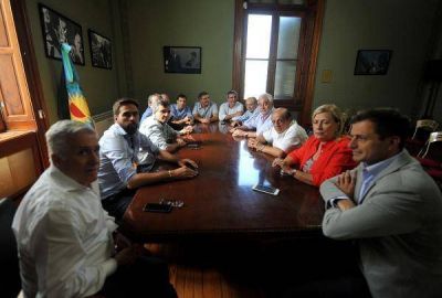 El PJ intenta conservar la unidad y el Presupuesto 2017 contin�a en una gris zona de debate