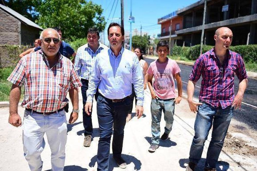 Sujarchuk recorri� obras en Maquinista Savio y Bel�n
